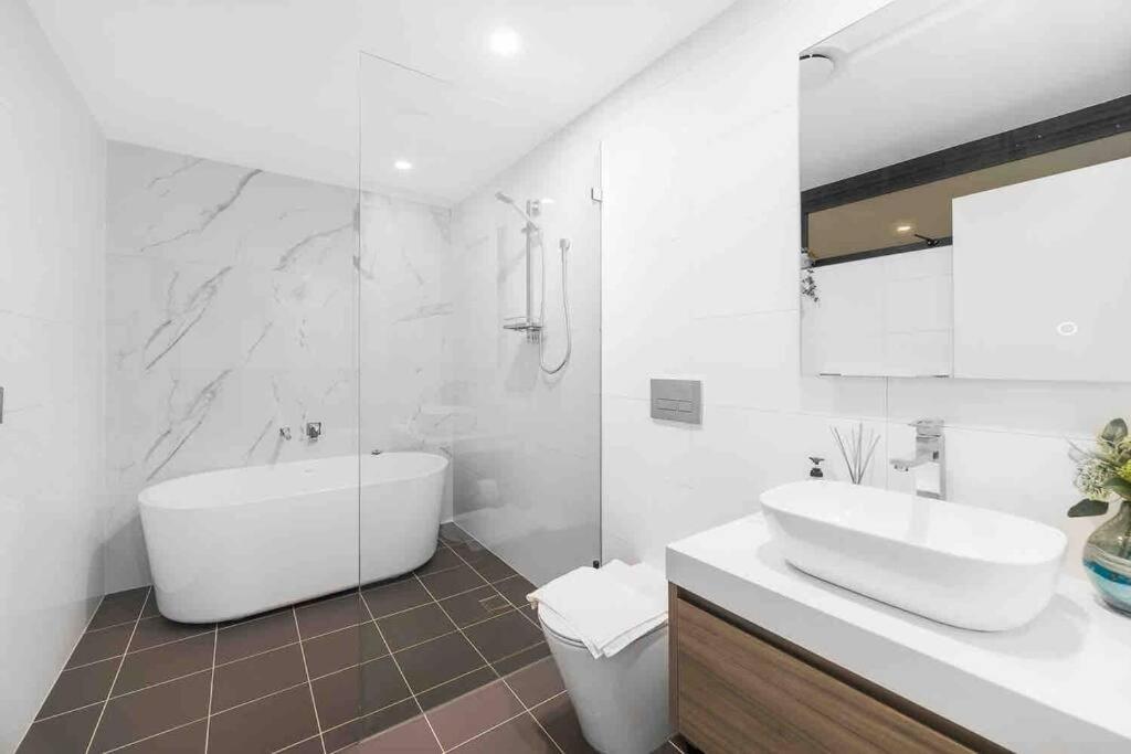Luxury 3 Bedroom Apartment In Ryde ซิดนีย์ ภายนอก รูปภาพ
