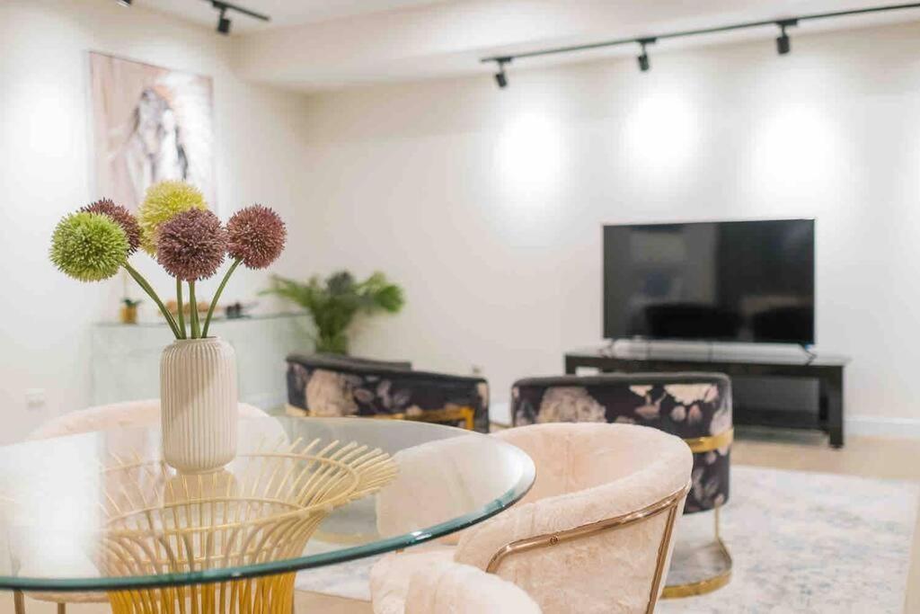 Luxury 3 Bedroom Apartment In Ryde ซิดนีย์ ภายนอก รูปภาพ